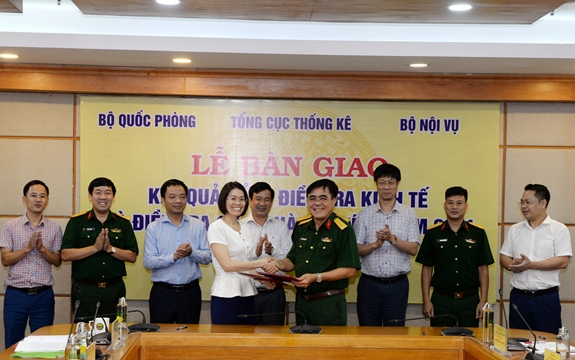 Bộ Quốc phòng bàn giao kết quả Tổng điều tra kinh tế, điều tra cơ sở hành chính sớm hơn kế hoạch